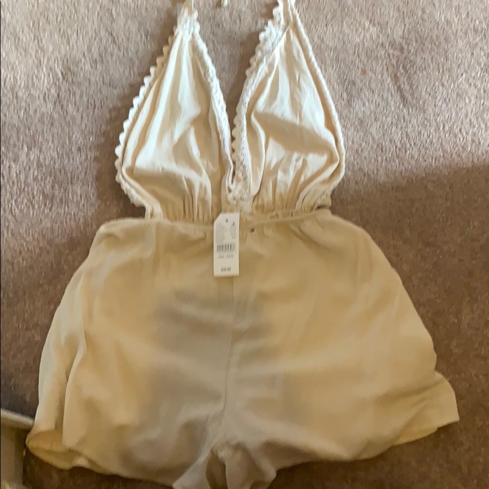 Backless Romper - Picture 3 of 3